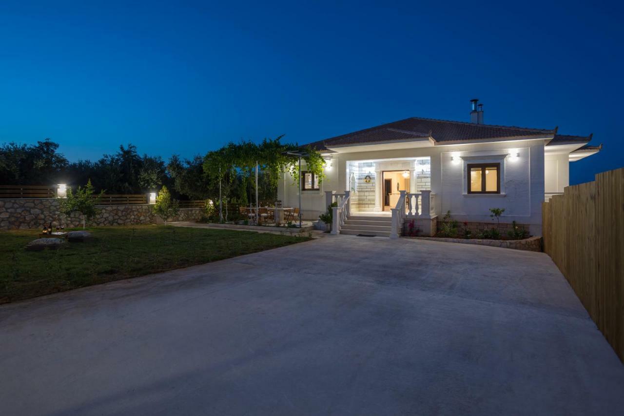 Villa Serenity Agia Marina  ภายนอก รูปภาพ