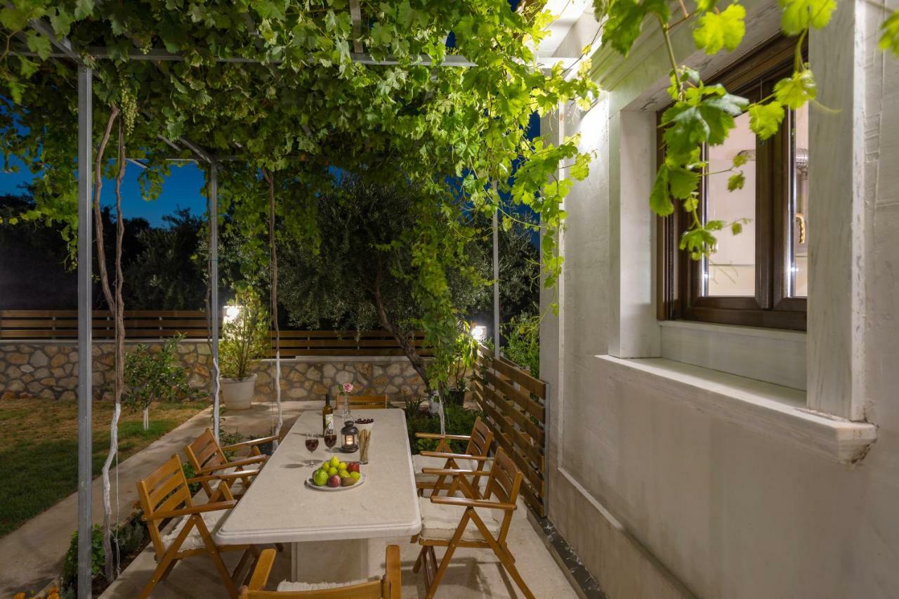 Villa Serenity Agia Marina  ภายนอก รูปภาพ