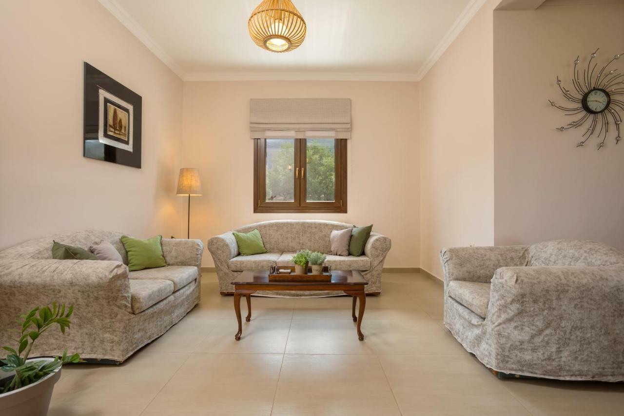 Villa Serenity Agia Marina  ภายนอก รูปภาพ